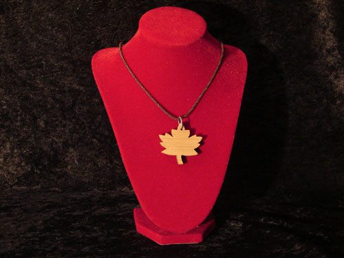 Collier "Feuille d'érable"